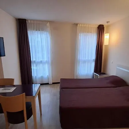 Studio Confortable Au Centre De Apartment *